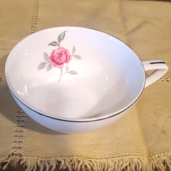 Gildhar rose cup - Picture 1 of 6